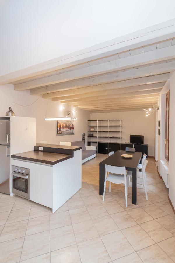 Trilocale Rua Sovera 85 - F&L Aparment Brescia Ngoại thất bức ảnh